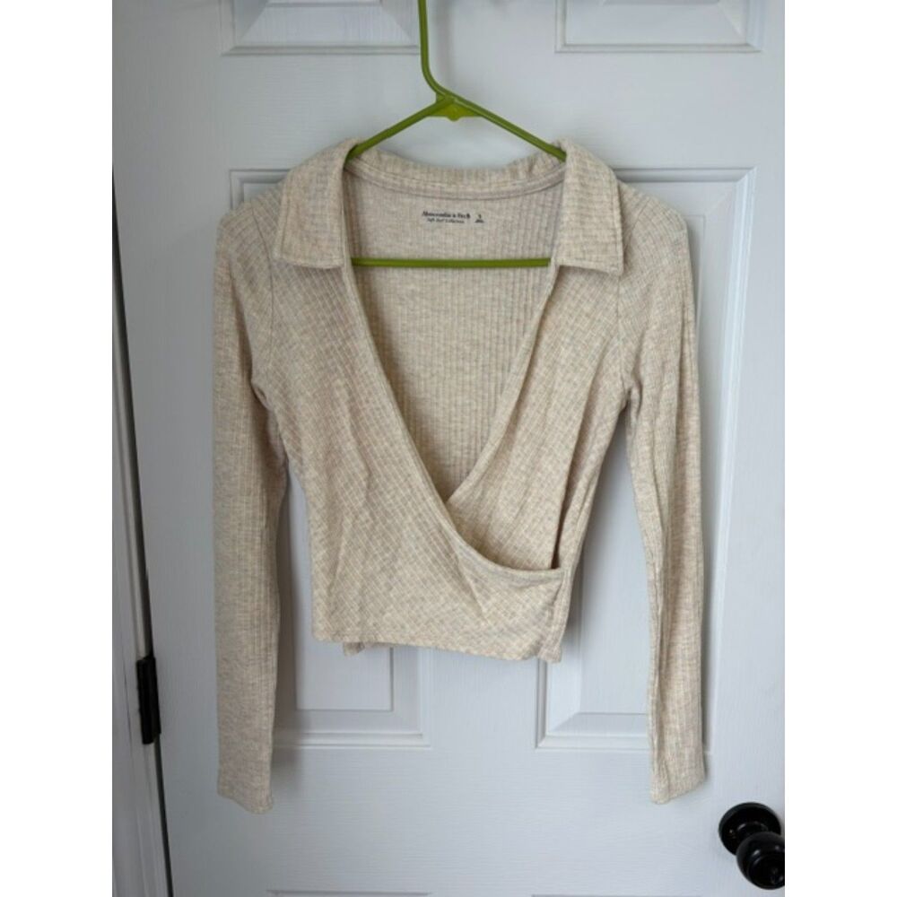 Abercrombie & Fitch Soft Collection Cream Wrap Sweater Size Small